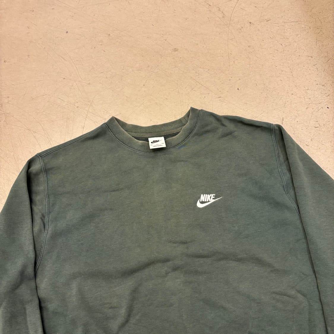 나이키 빅로고 페이드 맨투맨 상품이미지3