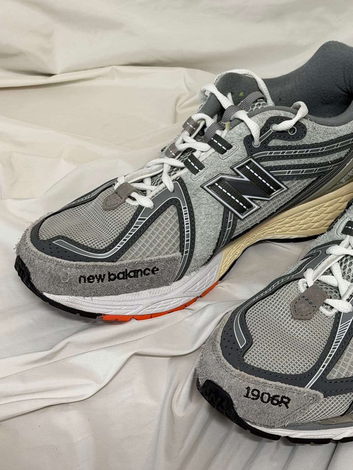 뉴발란스 INVINCIBLE x N.HOOLYWOOD x 1906R 상품이미지2