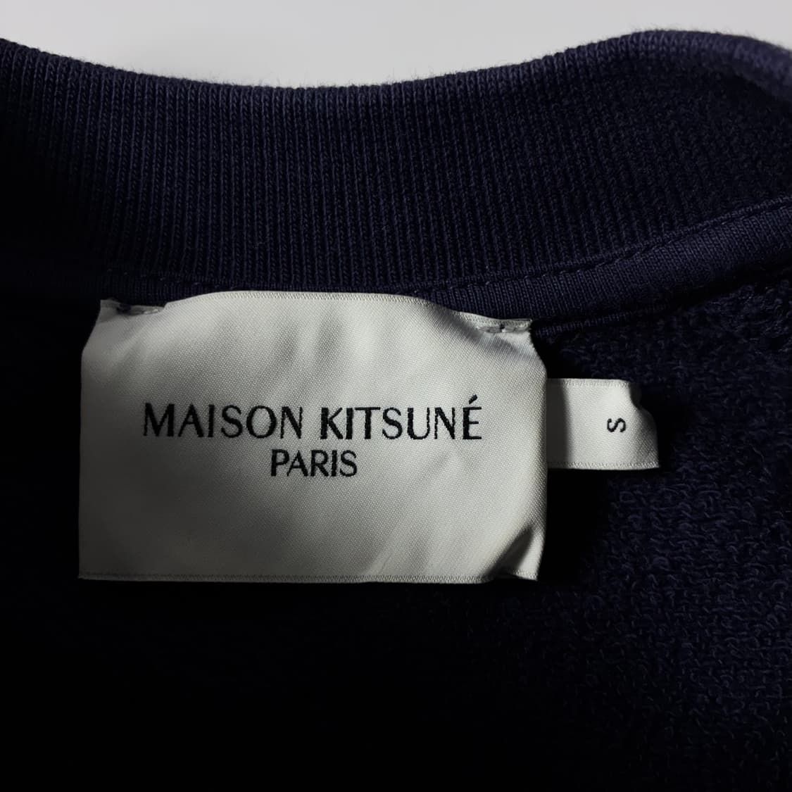 Maison Kitsune  메종키츠네 라인프렌즈 코튼 스몰패치 맨투맨 상품이미지4