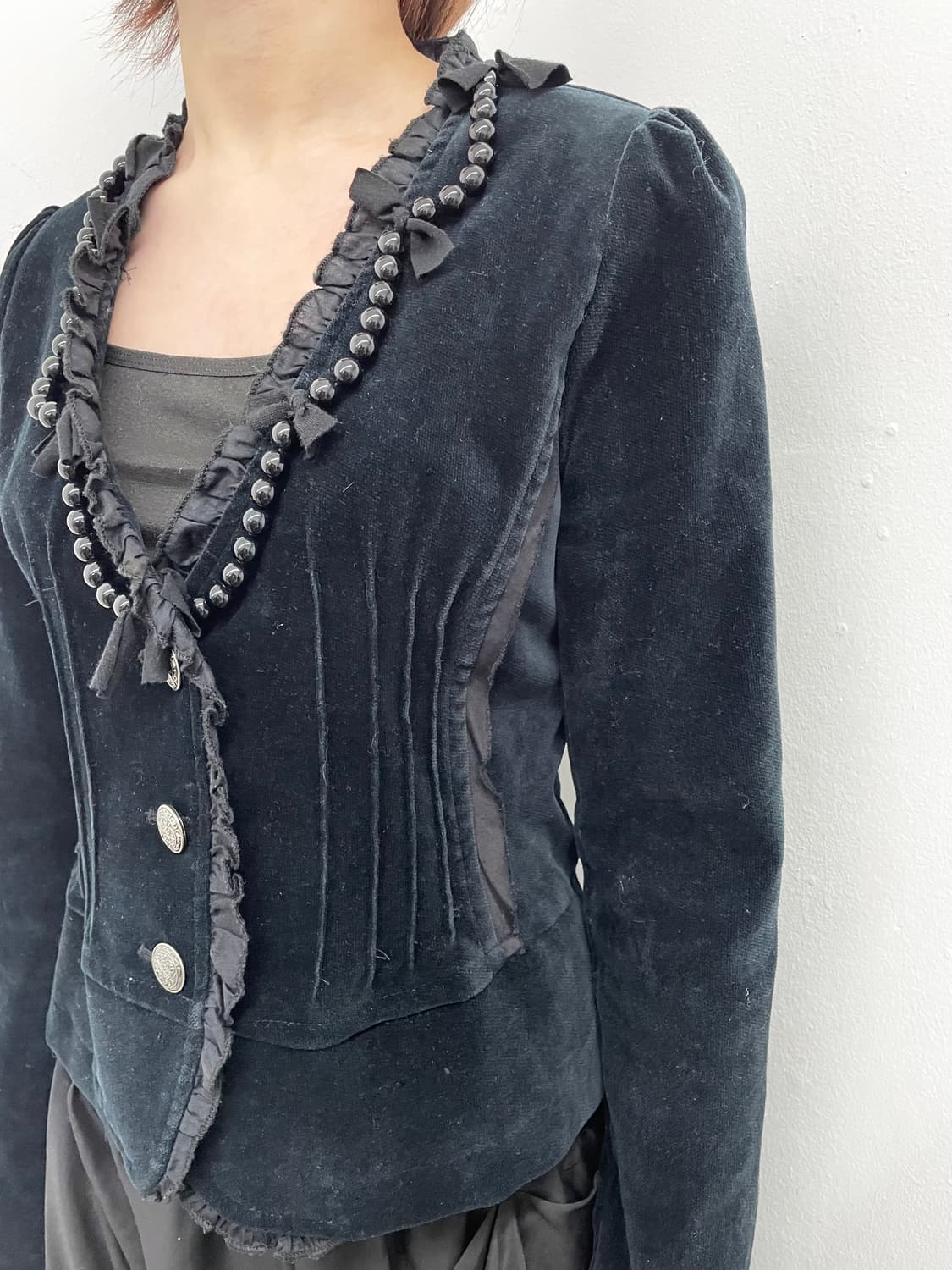 고딕 벨벳 비즈 절개 디테일 자켓 상품이미지3