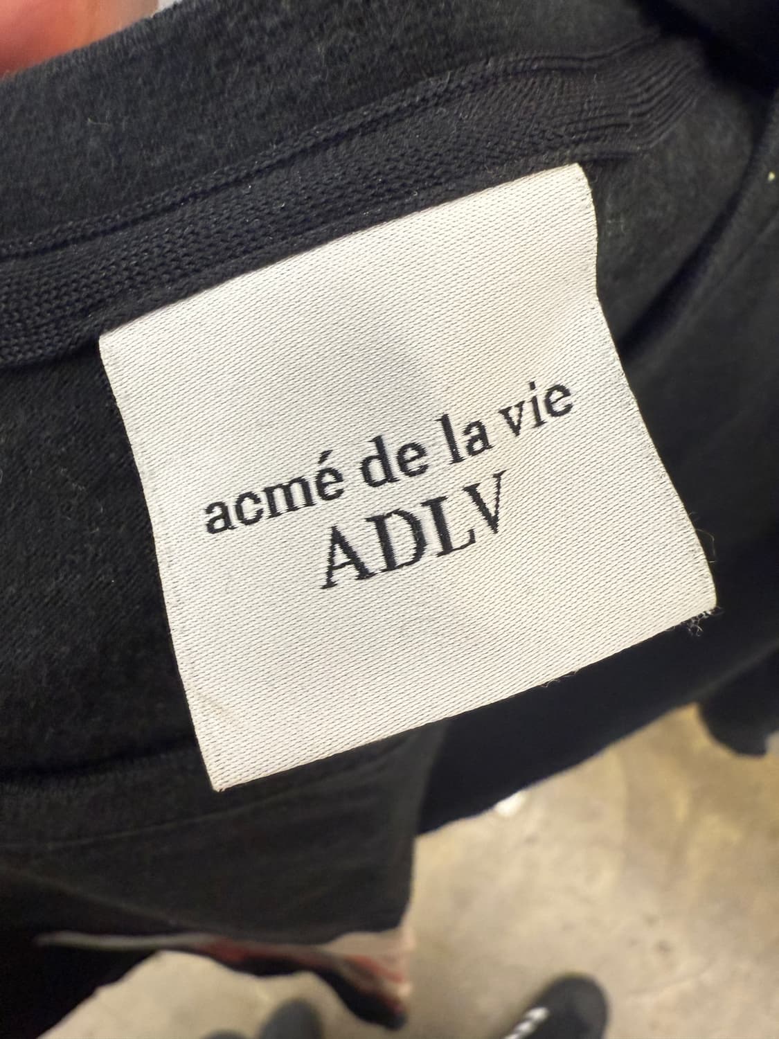 아크메드라비 검정 티셔츠 상품이미지3