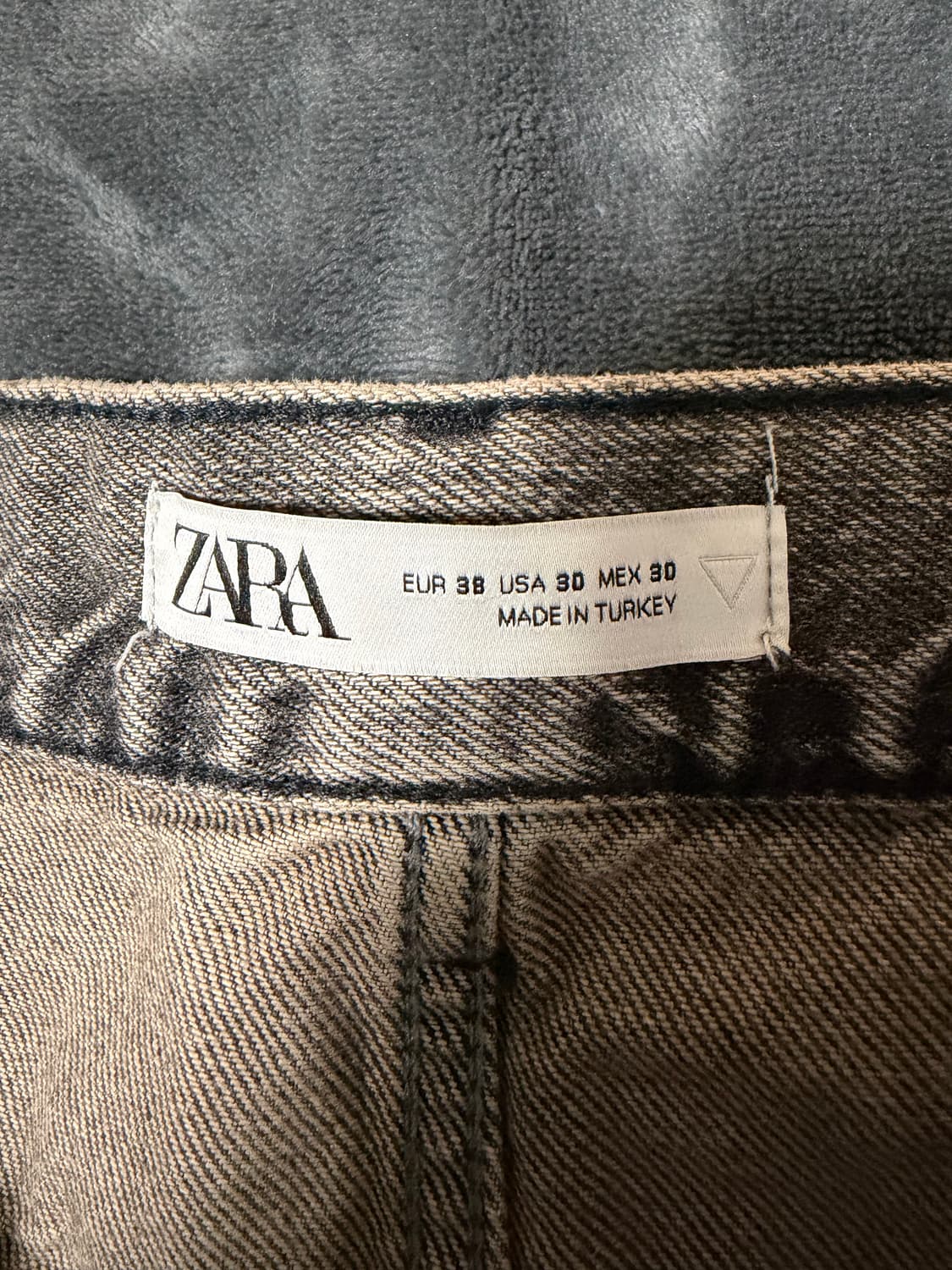 ZARA UTILITY CARGO JEANS BLACK EUR 38 상품이미지4