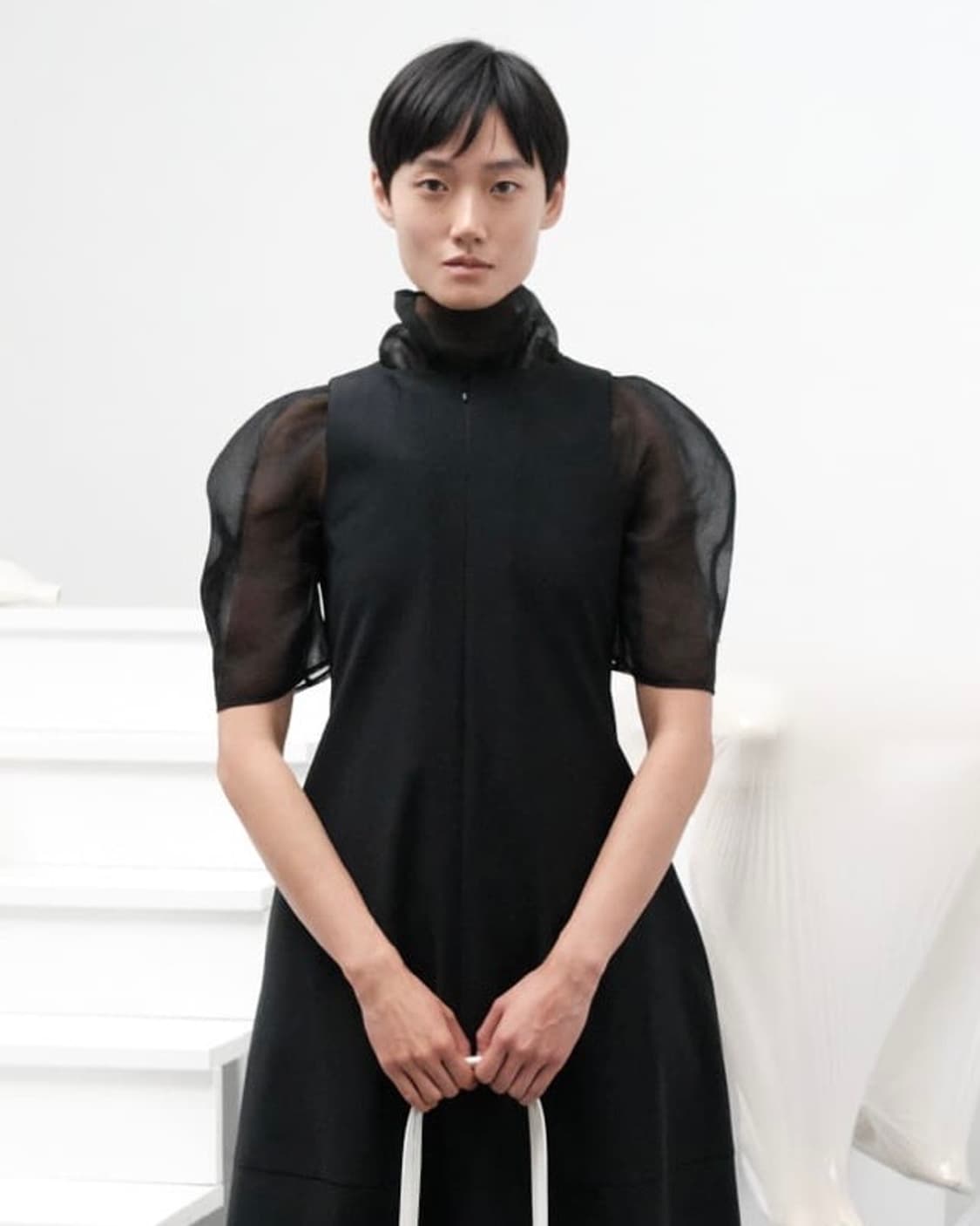 AMOMENTO / KNOTTED COLLAR TOP BK 상품이미지5