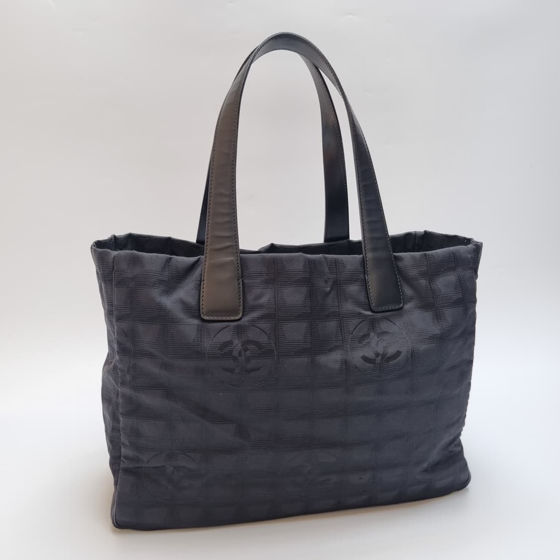 샤넬 CHANEL 뉴트래블라인 CC로고 쇼퍼백 토트백 (최상급, 핸드백) 상품이미지3