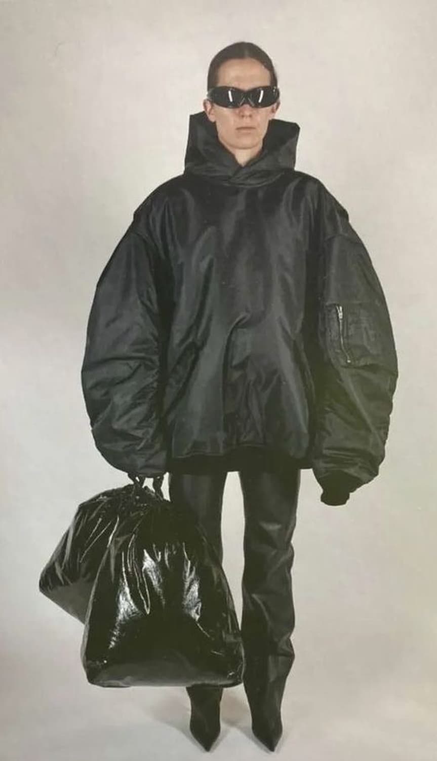 발렌시아가 스포티 B 풀오버 봄버 후드 상품이미지2