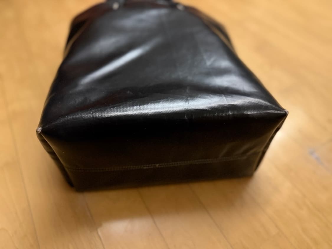 [프라이탁] 밥 블랙 베이스 화이트 전사 토트백 (F203 BOB) 상품이미지4