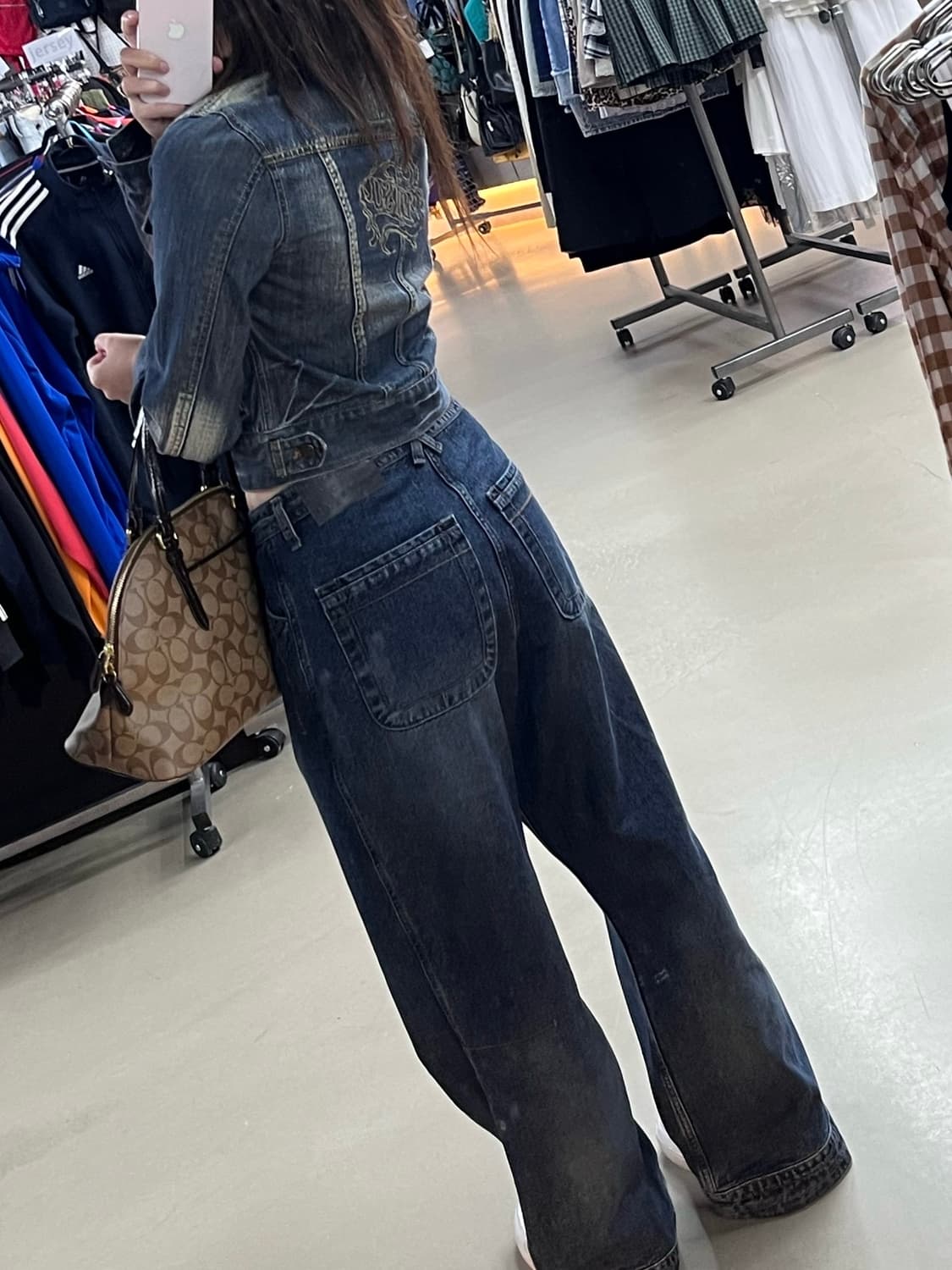 에비수 워싱 데님 자켓 코치가방 상품이미지3