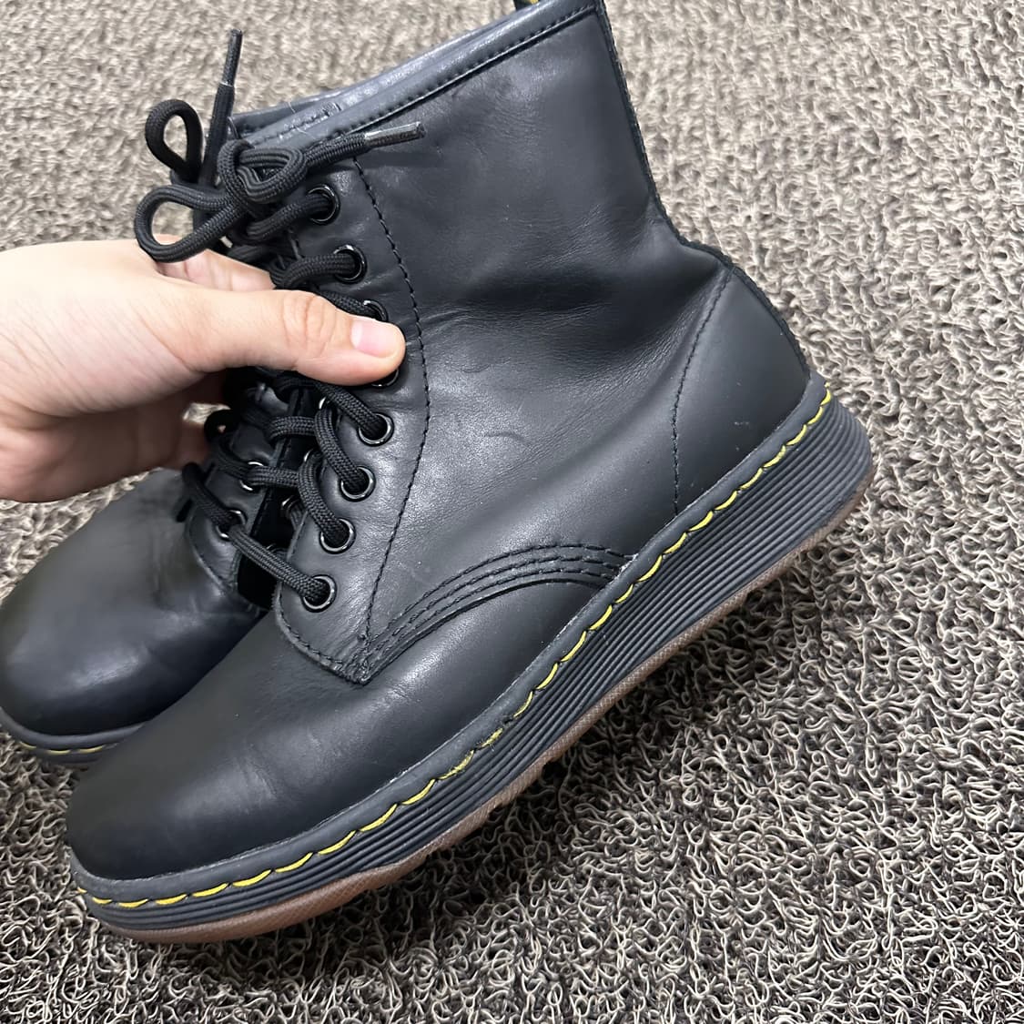 닥터마틴 1460 8홀 워커 여성 부츠 블랙 240 상품이미지4