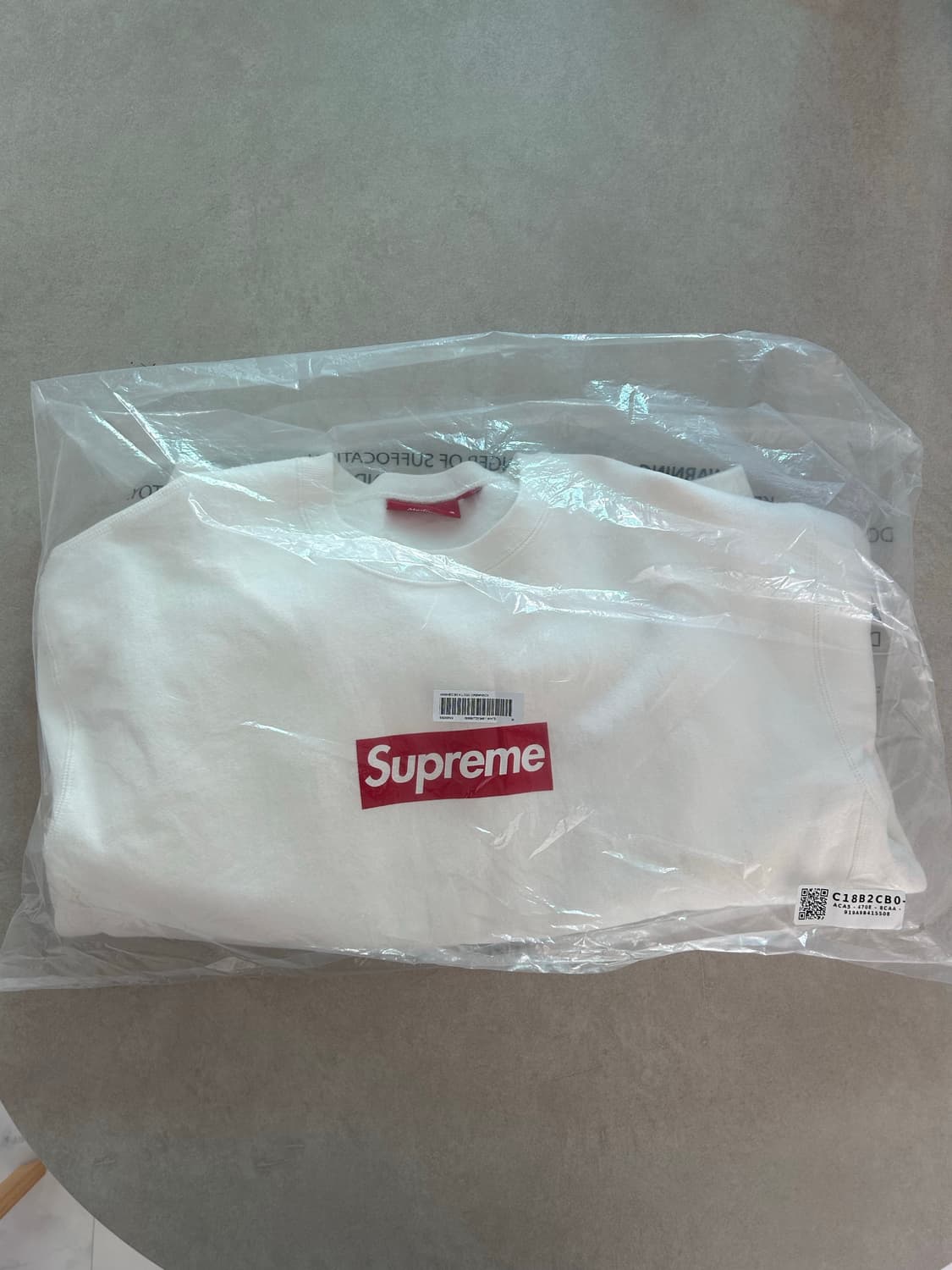 슈프림 워시드 박스 로고 크루넥 화이트 상품이미지6