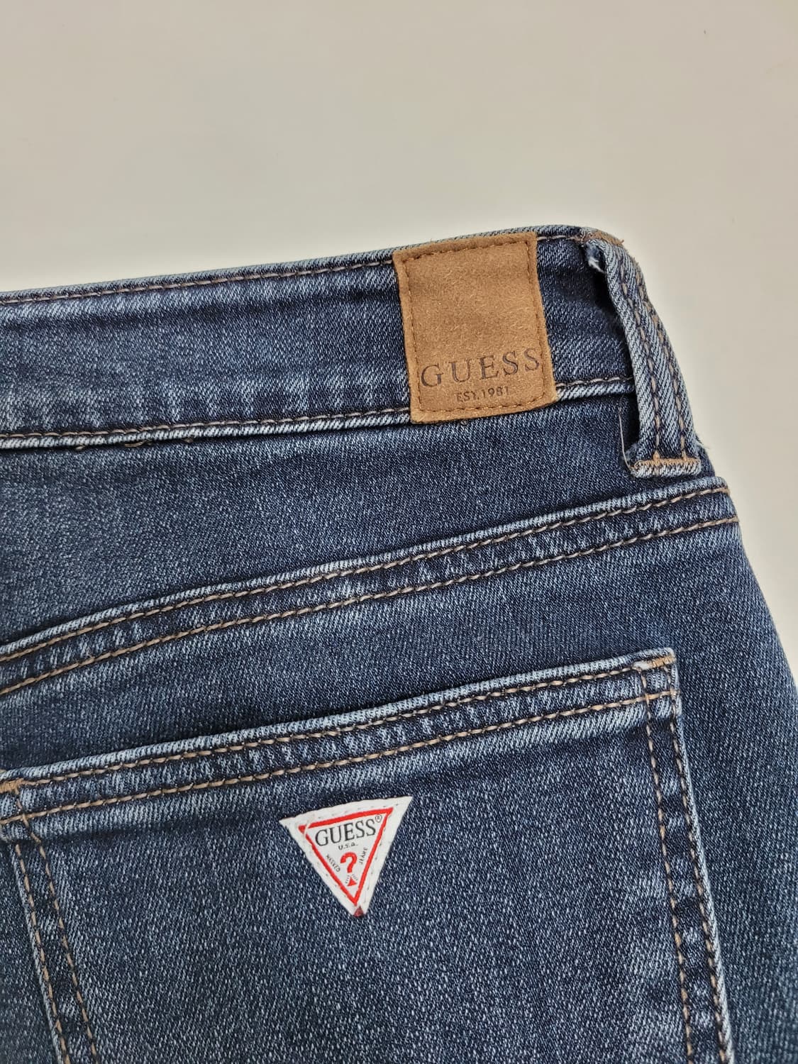 GUESS 23FW 부츠컷 데님 청바지 / 여 64 (26) 중청 스판 상품이미지6