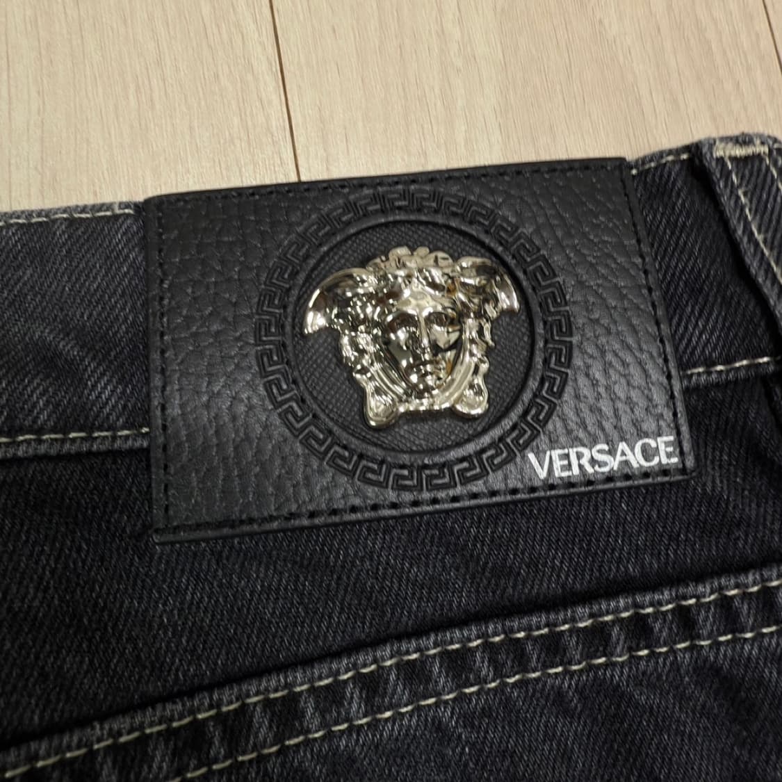 VERSACE 베르사체 데님 진(흑청 바지)새상품 상품이미지8