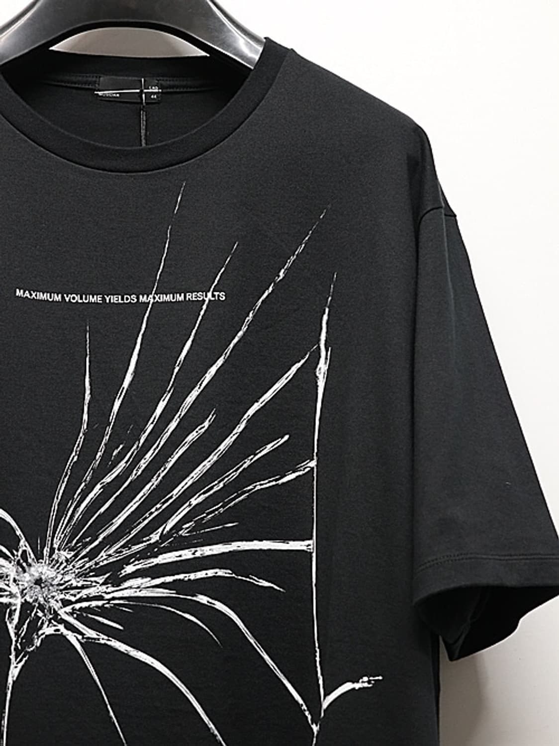 새상품 라드뮤지션 크랙 프린팅 숏슬리브 46사이즈 상품이미지2