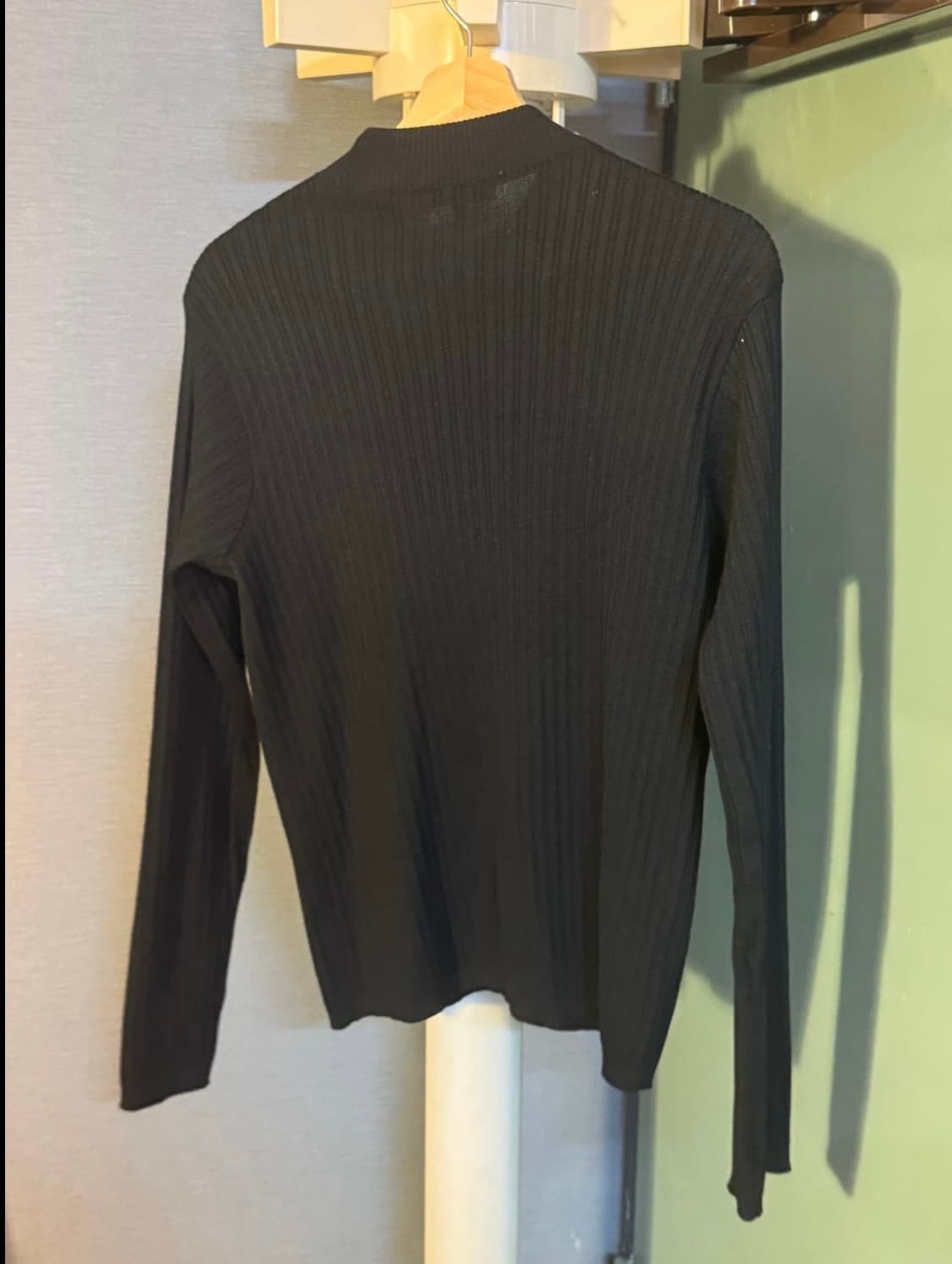 엠포리오 아르마니 어깨 절개 니트 상품이미지2