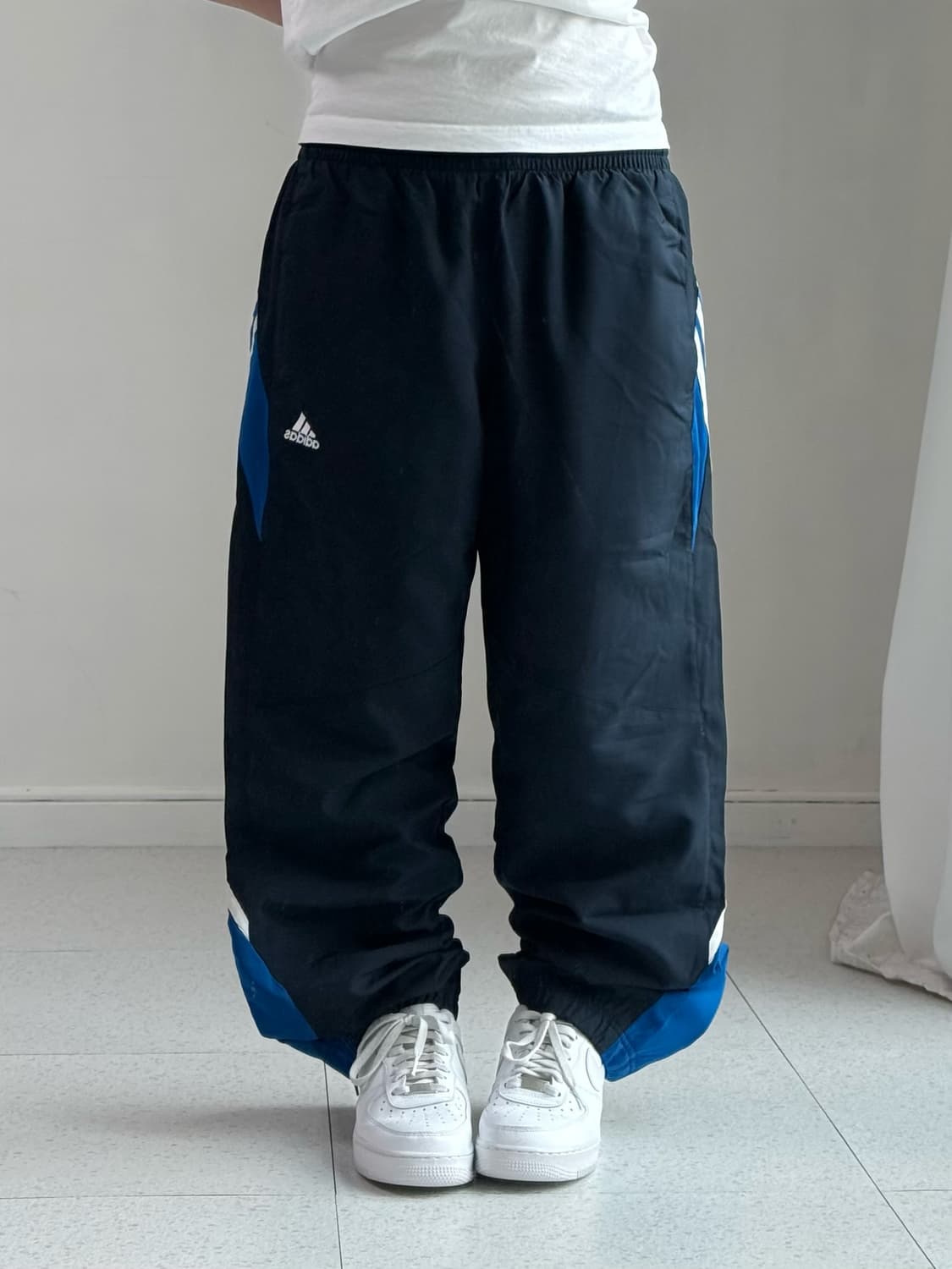 아디다스 네이비 블루 트랙팬츠 상품이미지1