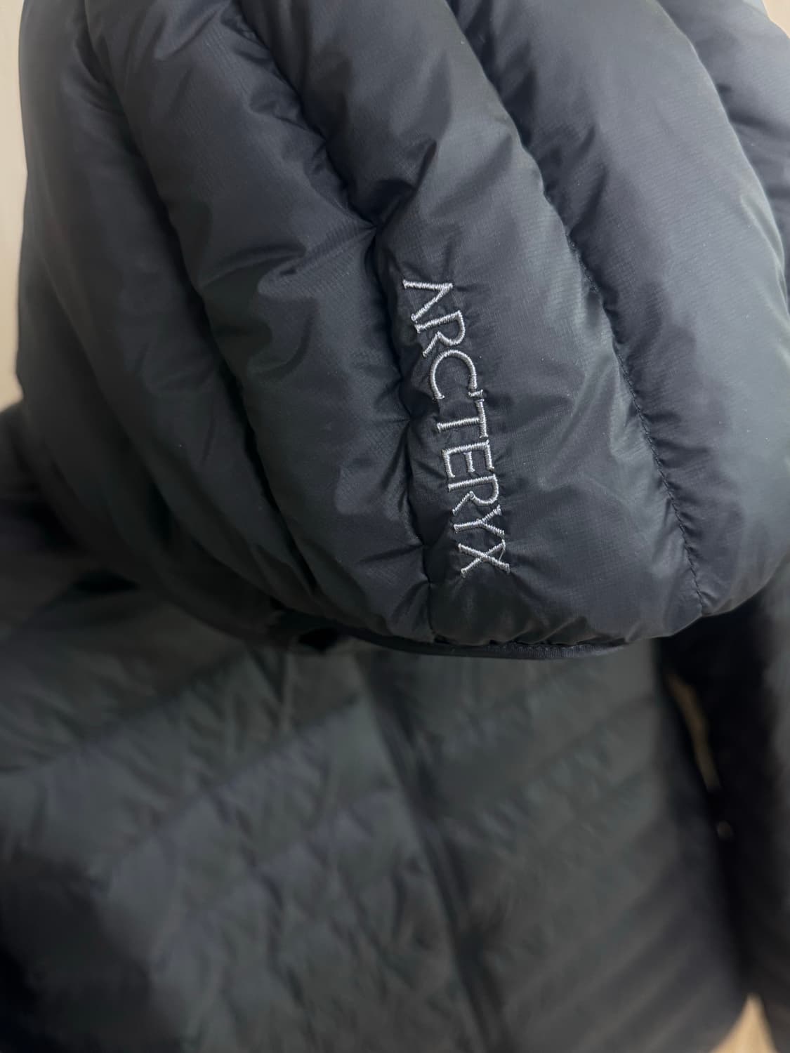 아크테릭스 세륨 블랙L 판매합니다. 상품이미지2