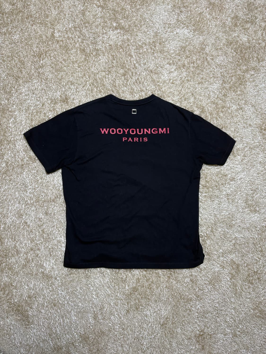 우영미 백로고 반팔티 블랙 상품이미지2