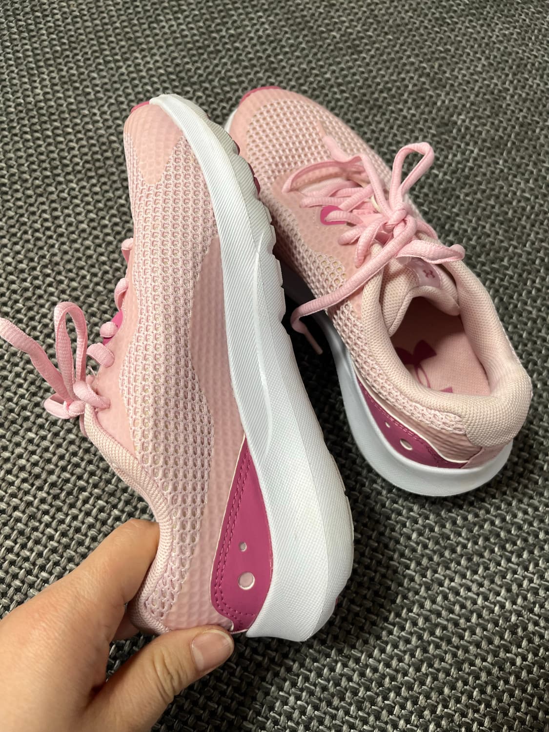 언더아머 여성 핑크 운동화 230 상품이미지2