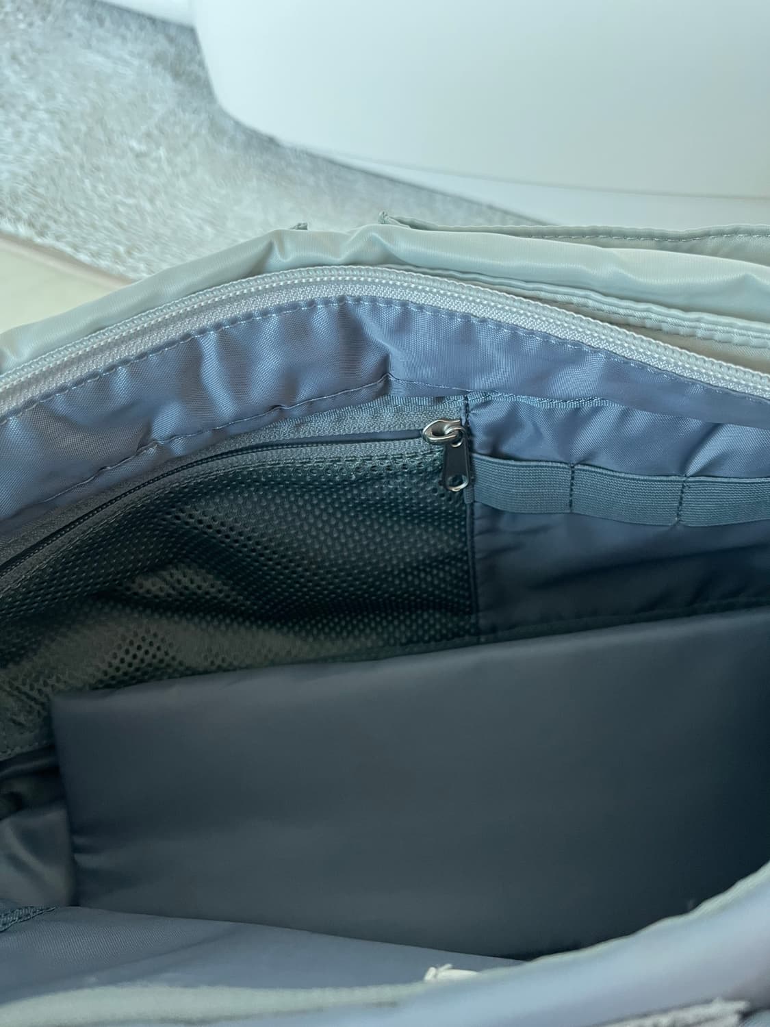 (새제품) 에스에스알엘 메신저백 / 크로스백 / 실버 색상 상품이미지6