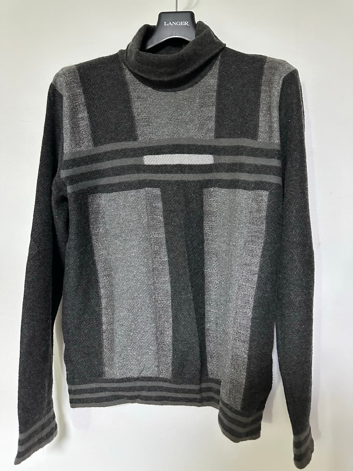 엠포리오 아르마니 터틀넥 니트 상품이미지1