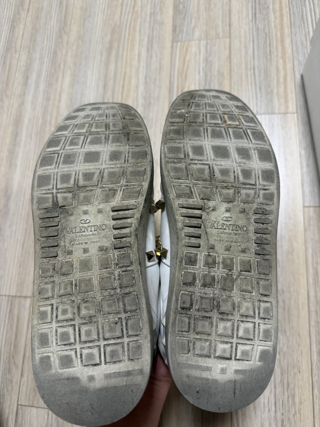 발렌티노 락스터드 스니커즈 상품이미지7