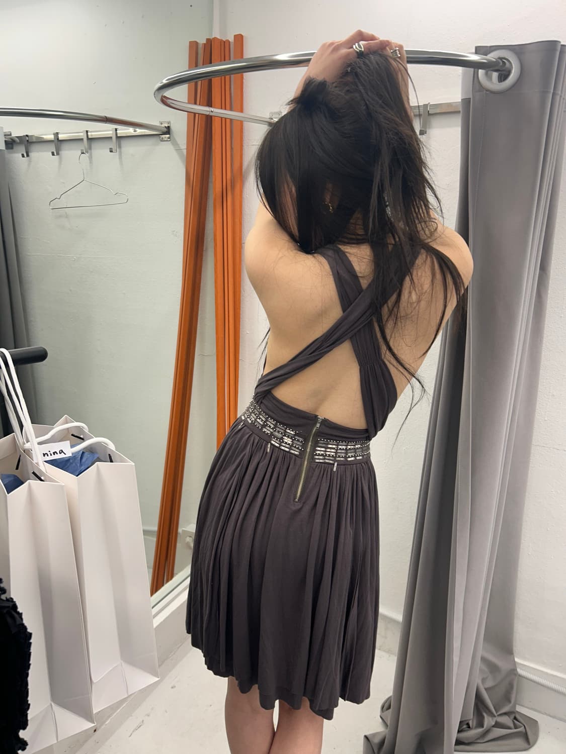 소프트 플리츠 비즈 드레스 상품이미지1