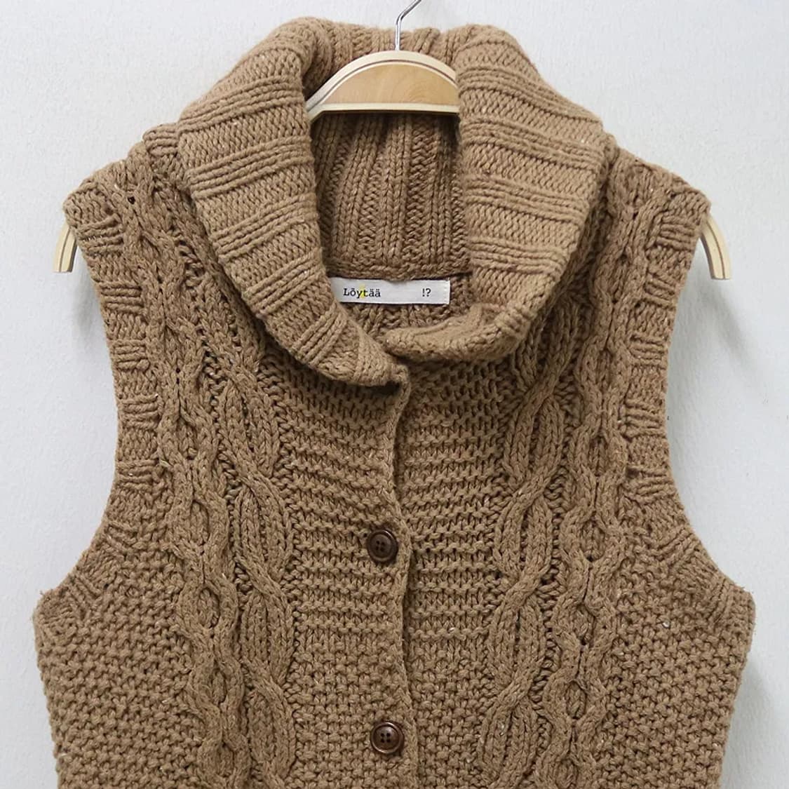 LOYTAA 니트 하이넥 꽈배기 베스트 63722 상품이미지3