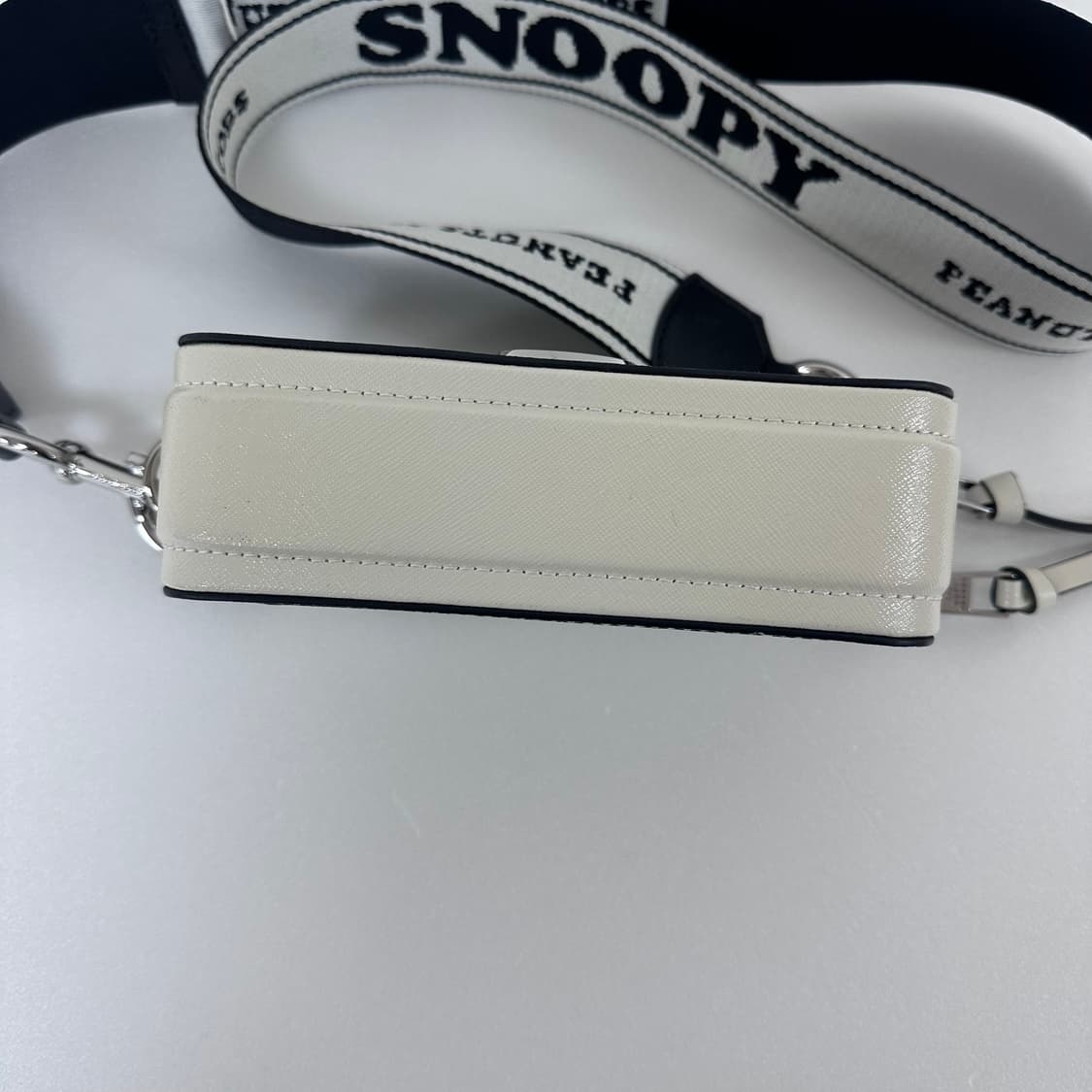 마크제이콥스 피넛츠 스누피 카메라백 크로스백 가방 상품이미지5