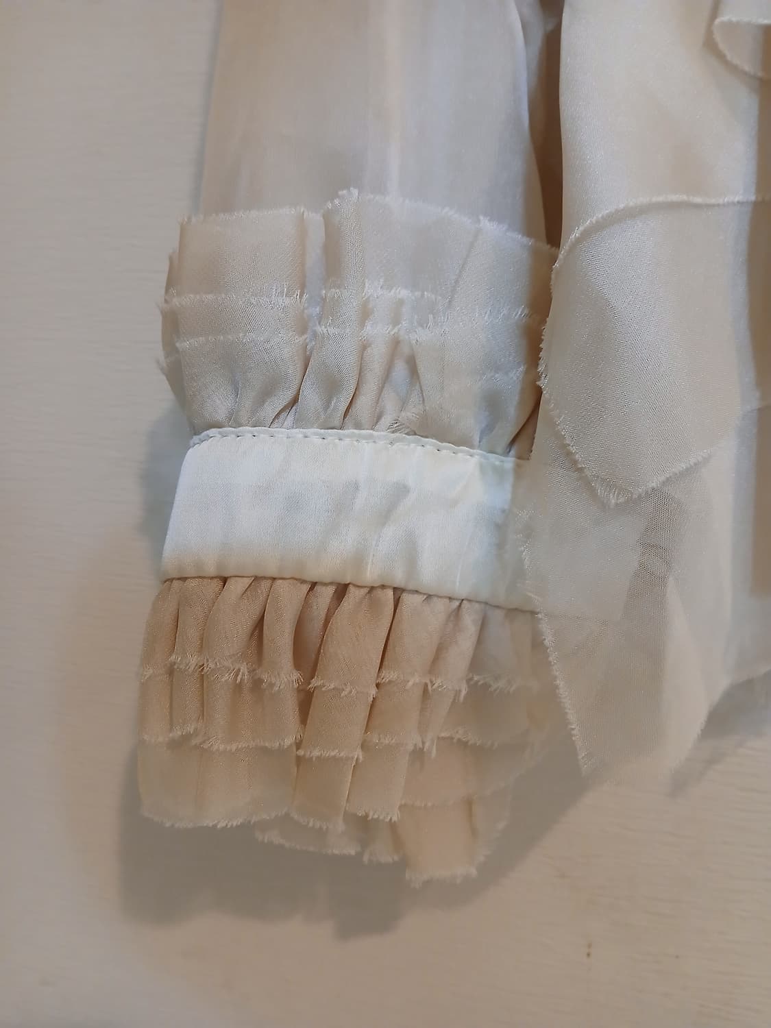 고급 프릴 시스루 아이보리 쉬폰 블라우스 셔츠 홀복 드라이 상태 상품이미지3