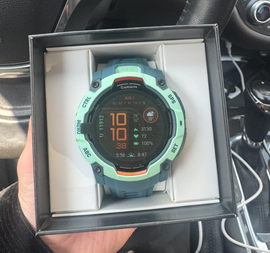 가민 인스팅트3 아몰레드 판매합니다 상품이미지2