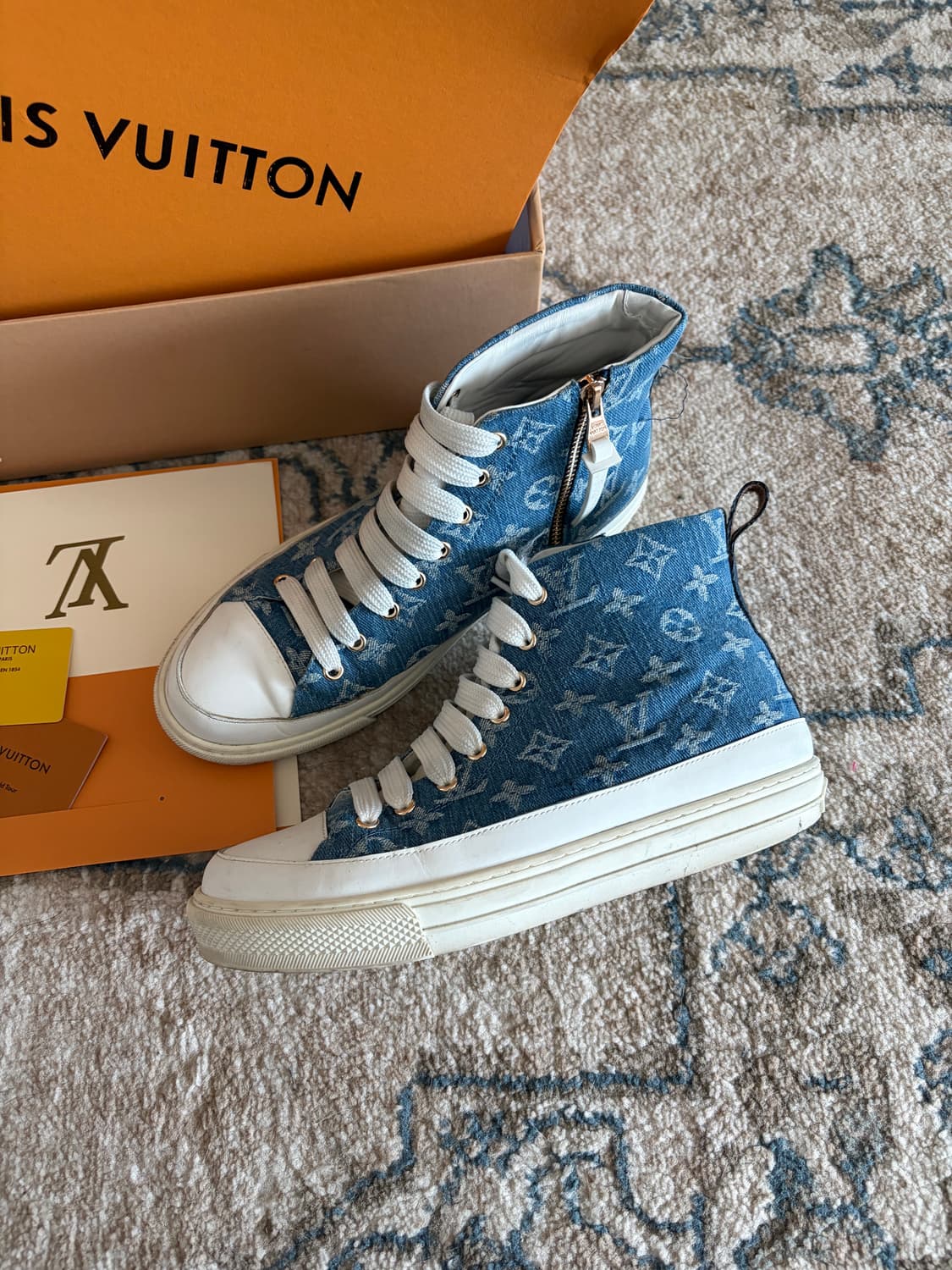 루이비통 데님 하이탑 스니커즈 270 상품이미지5