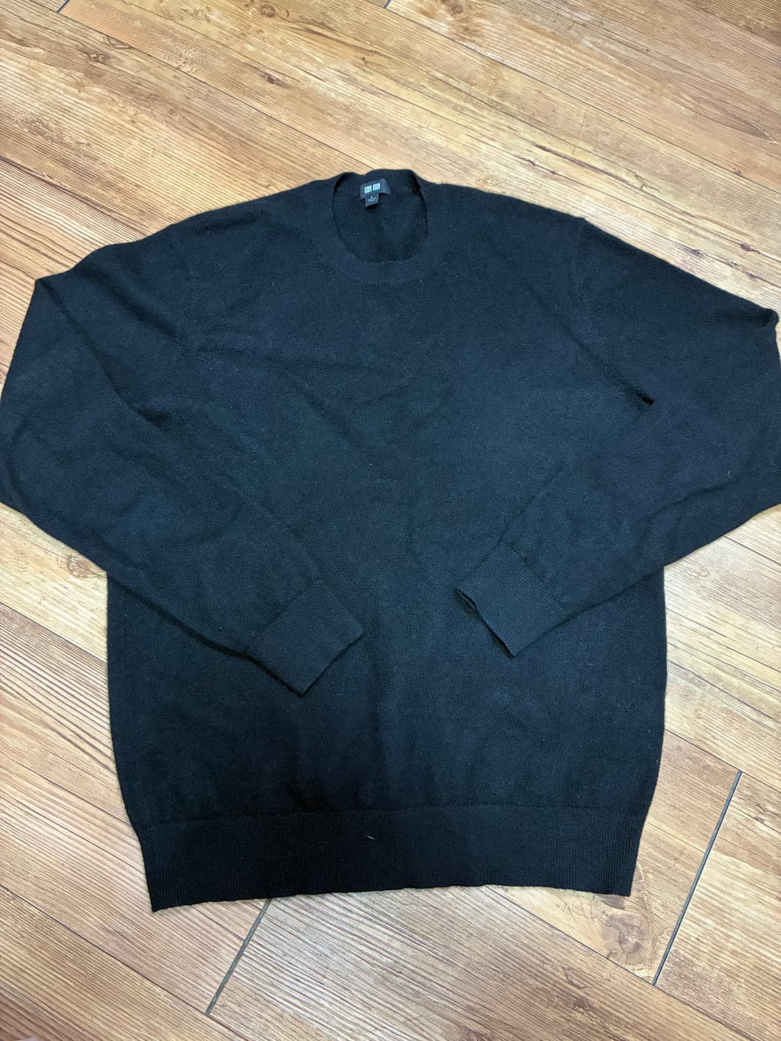 유니클로 캐시미어 니트 블랙 상품이미지1