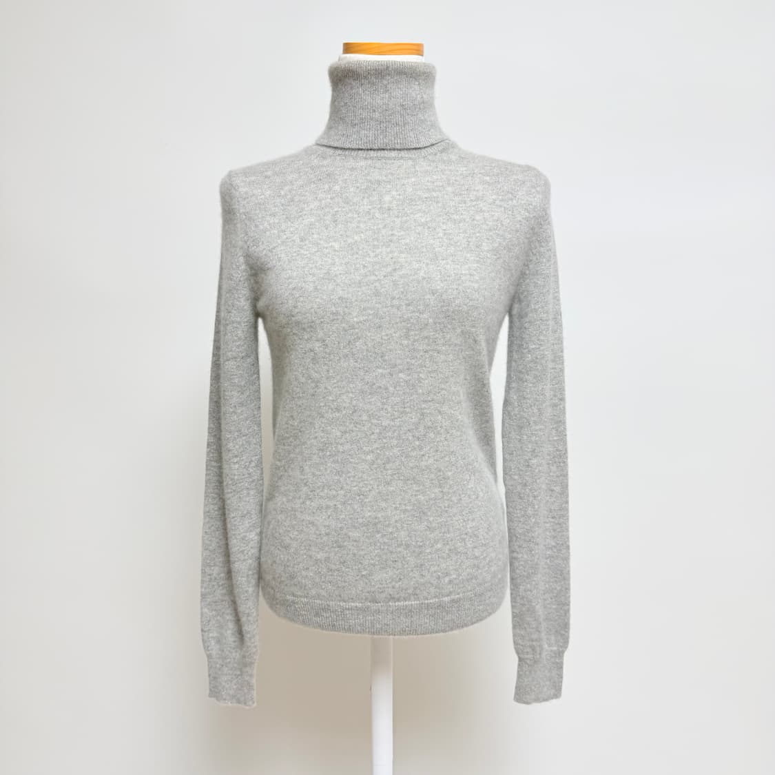 [캐시미어 100%] 유니클로 그레이 터틀넥 목폴라 니트 S 상품이미지1