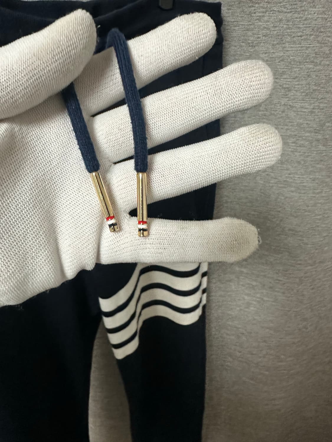 톰브라운 4선 트레이닝 팬츠 네이비 (2) 상품이미지3