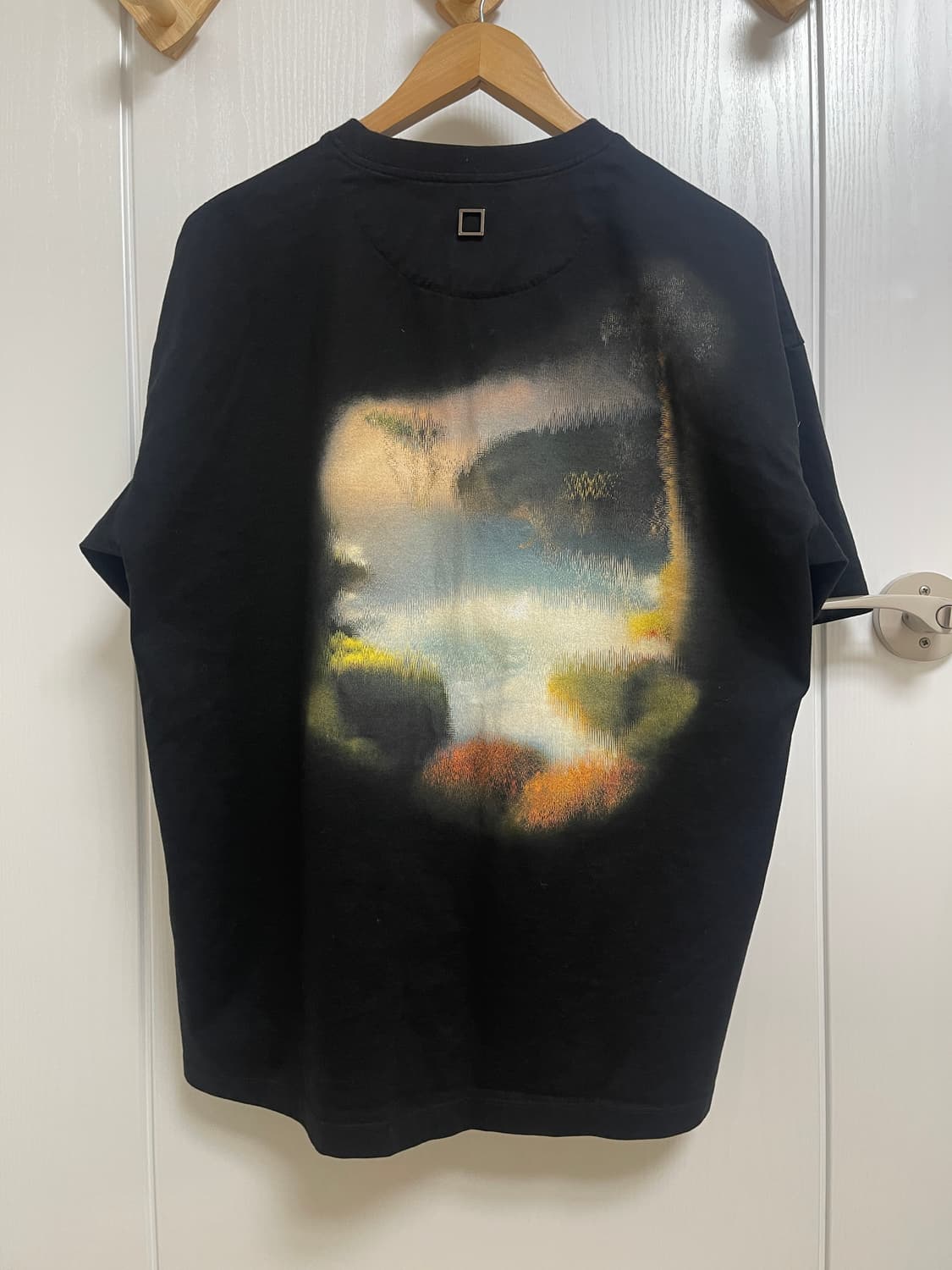 24ss 우영미 블러 그래픽 티셔츠 블랙 48 상품이미지1