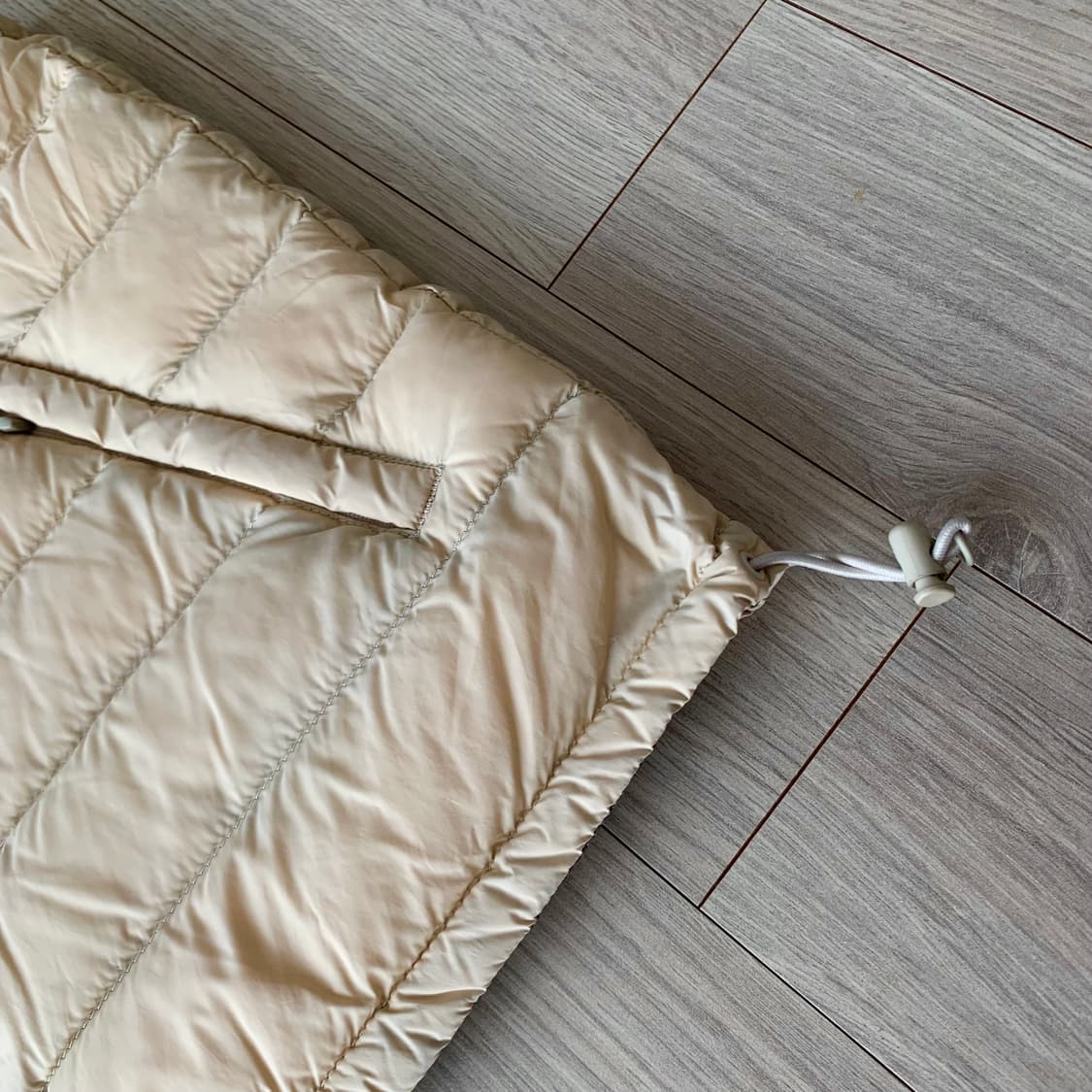 단톤 여성 라이트 옐로우 경량 다운 베스트 34 상품이미지4