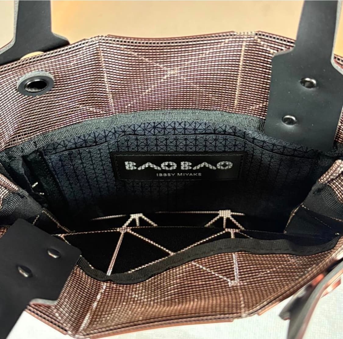 [리오브] 이세이미야케 바오 바오 캐럿 브라운 핸드백 상품이미지5