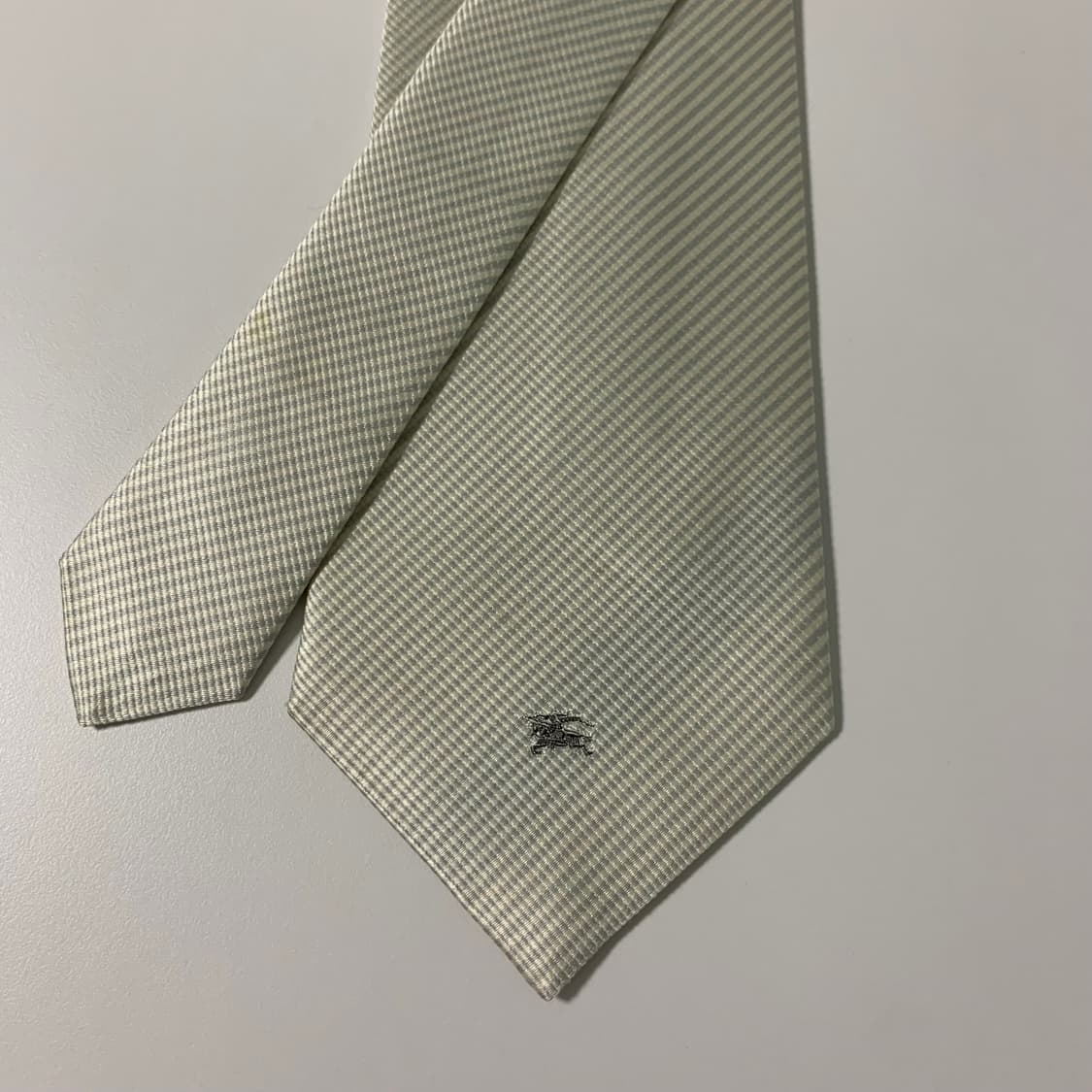 버버리(BURBERRY) 스트라이프 넥타이 명품 화이트 100실크 A등급 상품이미지2