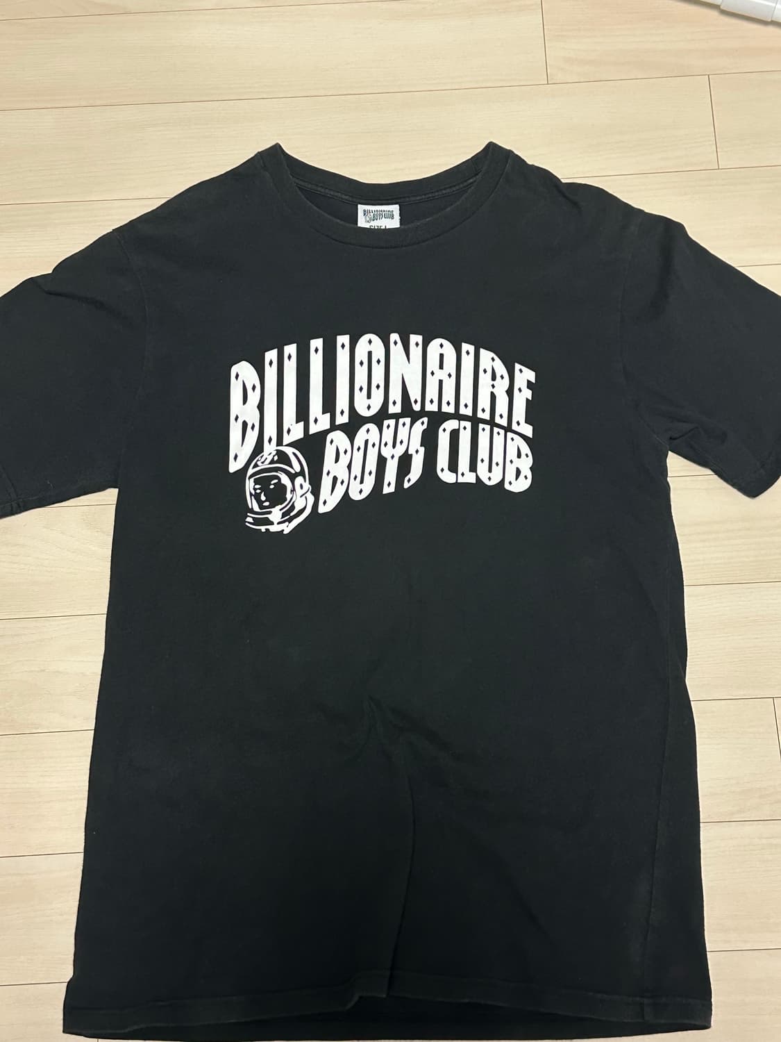 빌리네어보이즈클럽 CLASSIC CURVE LOGO TEE 상품이미지2