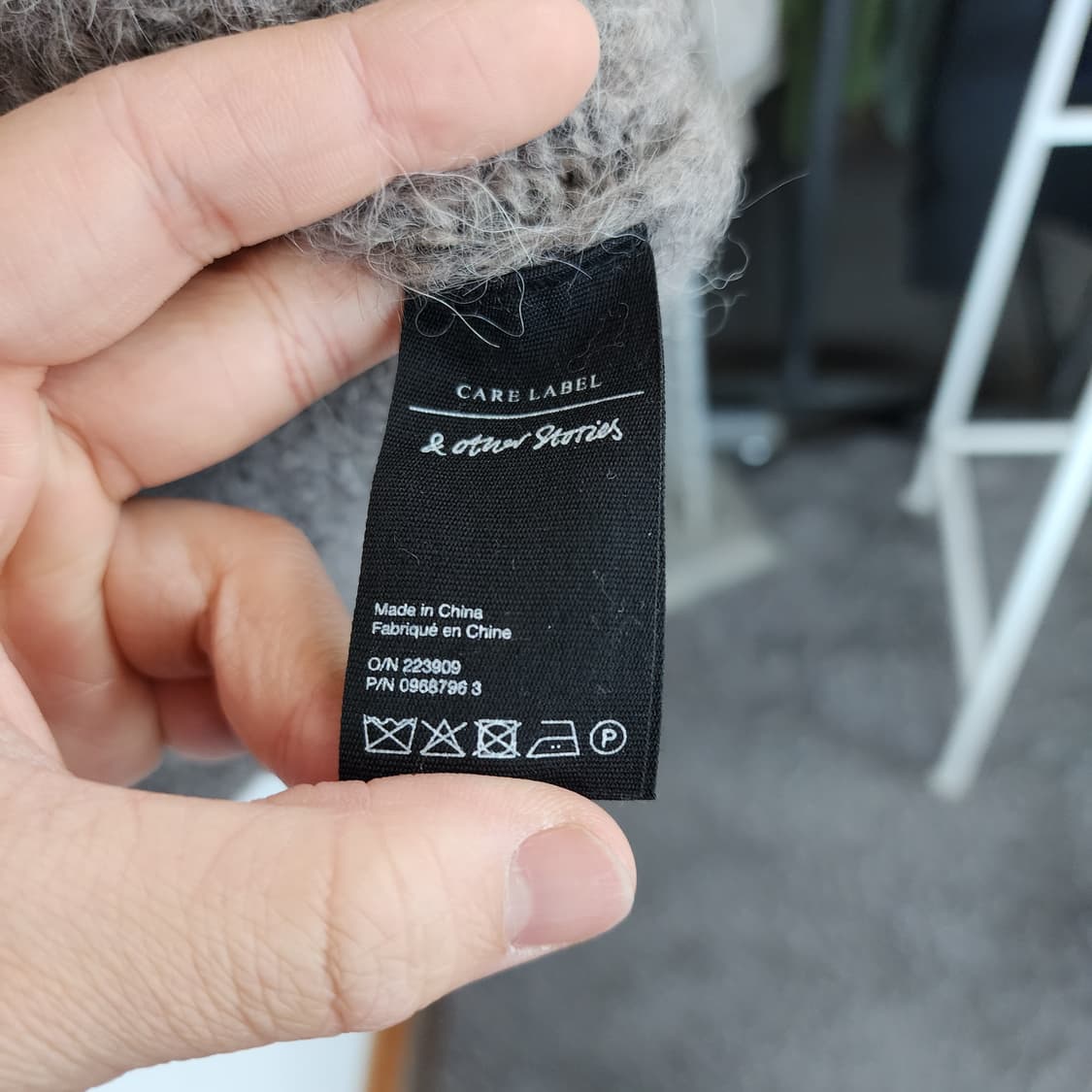 앤아더스토리즈 브이넥 니트 조끼 상품이미지4