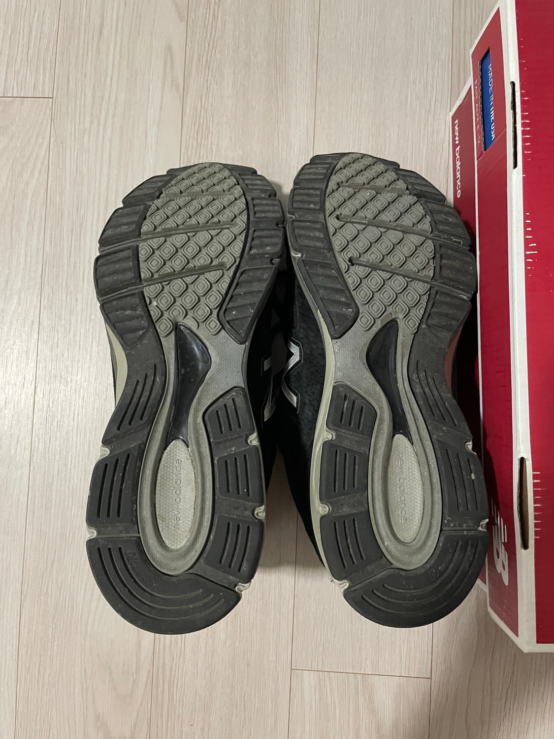 뉴발란스 990 v4 블랙 상품이미지5