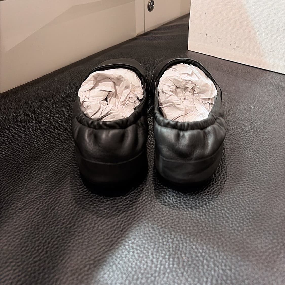 (정품/새상품) 더 로우 여성 블랙 램스킨 테크 로퍼 상품이미지3