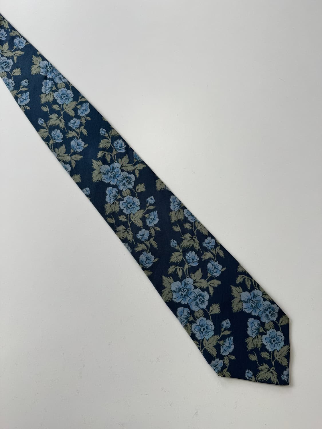 웅가로 (Ungaro) 실크 넥타이 8.8cm 상품이미지2