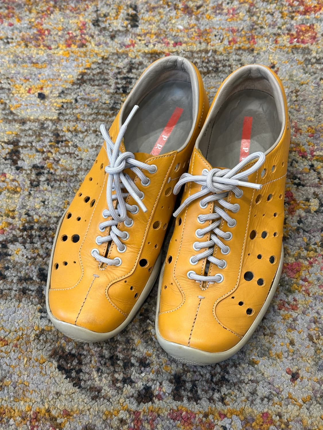 PRADA SPORT 펀칭 레더 빈티지 스니커즈 상품이미지3