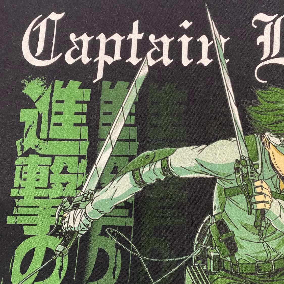 진격의거인 리바이 오피셜 애니메이션 티셔츠 상품이미지5