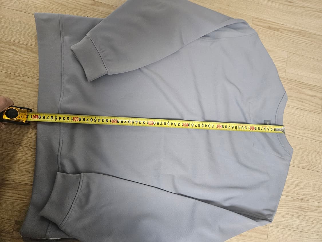 질스튜어트 뉴욕 세미오버핏 지퍼 디테일 맨투맨 상품이미지7