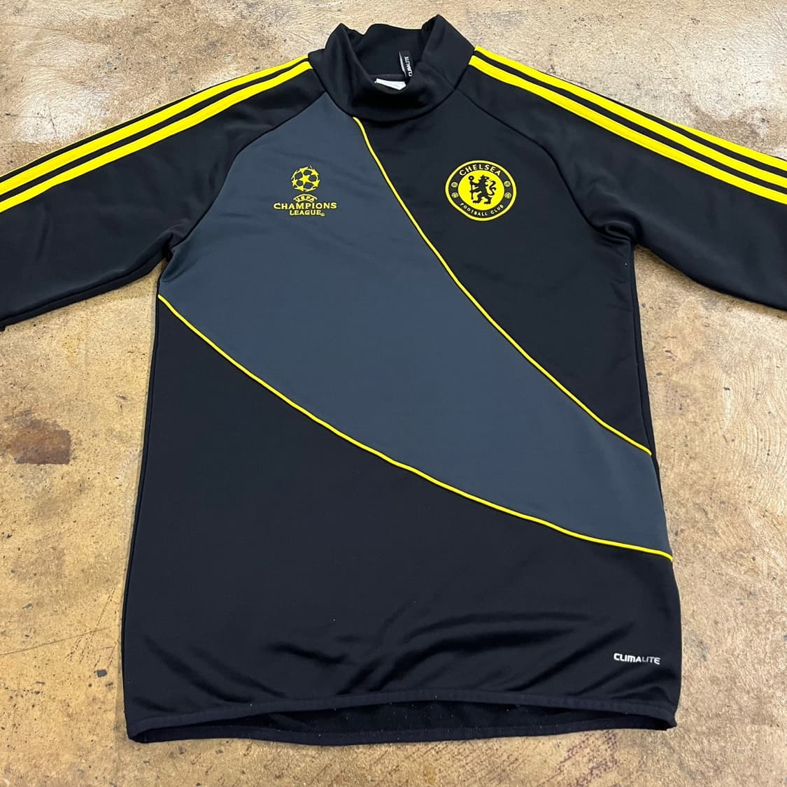 아디다스  맨유 블랙 옐로우 져지 롱슬리브 95 상품이미지3