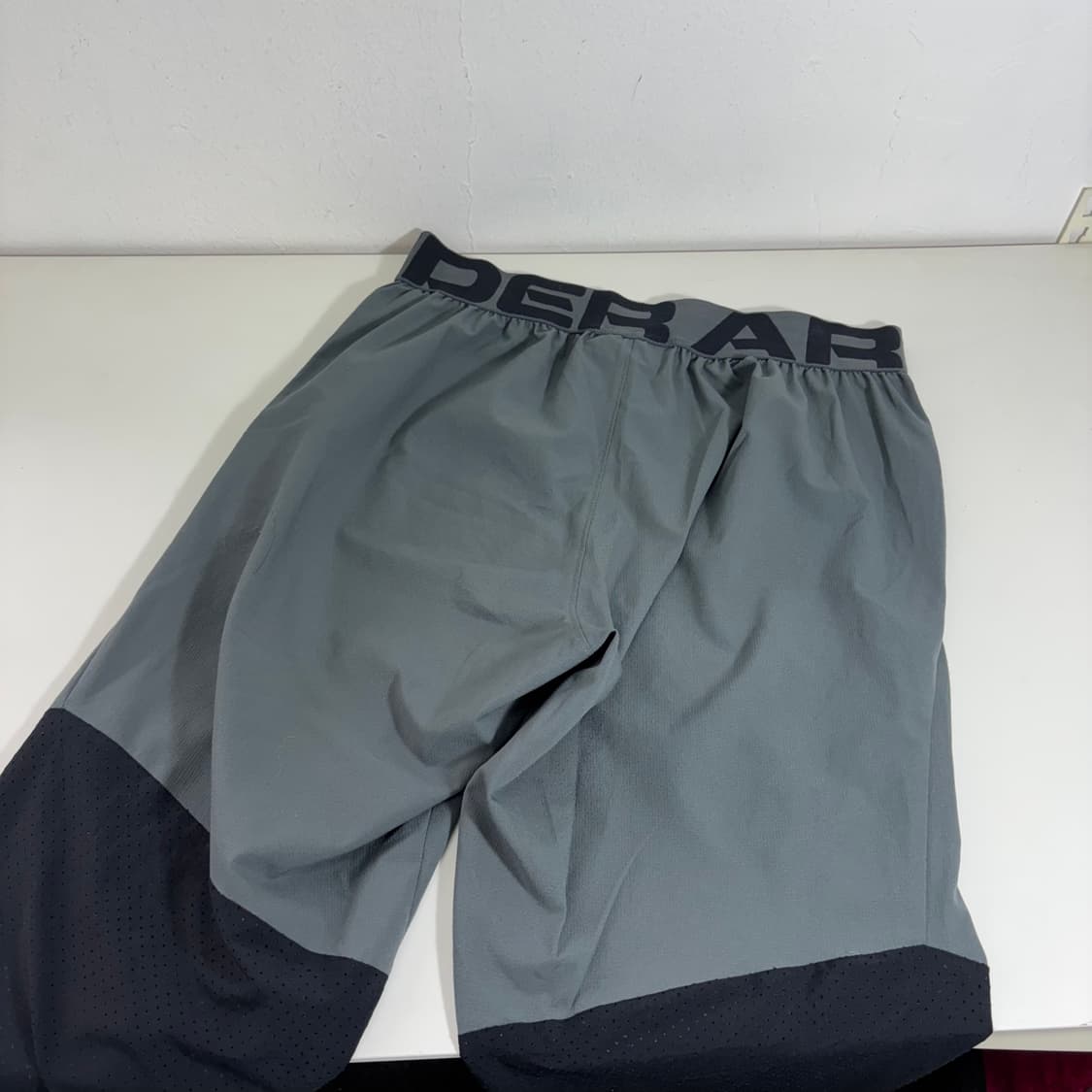 XL 언더아머 다크그레이 슬림핏 트레이닝 런닝팬츠 상품이미지3