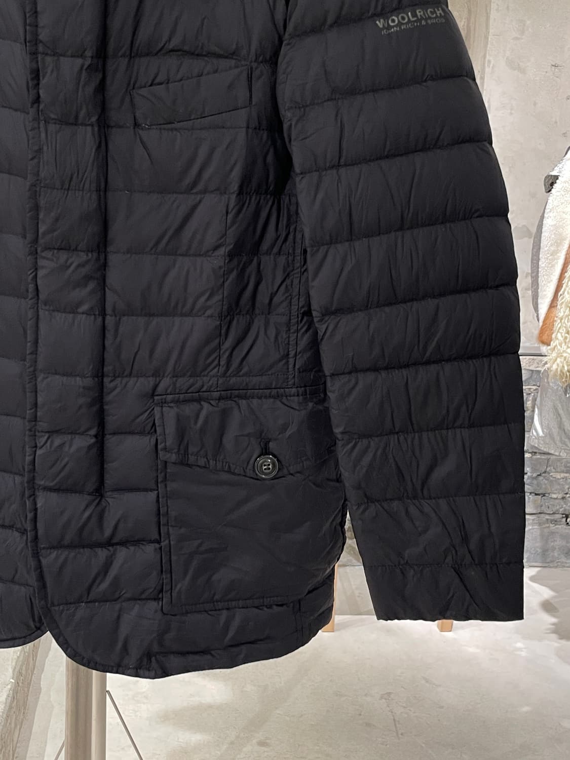 울리치 블랙 빌로우 포켓 경량 패디드 자켓 상품이미지5