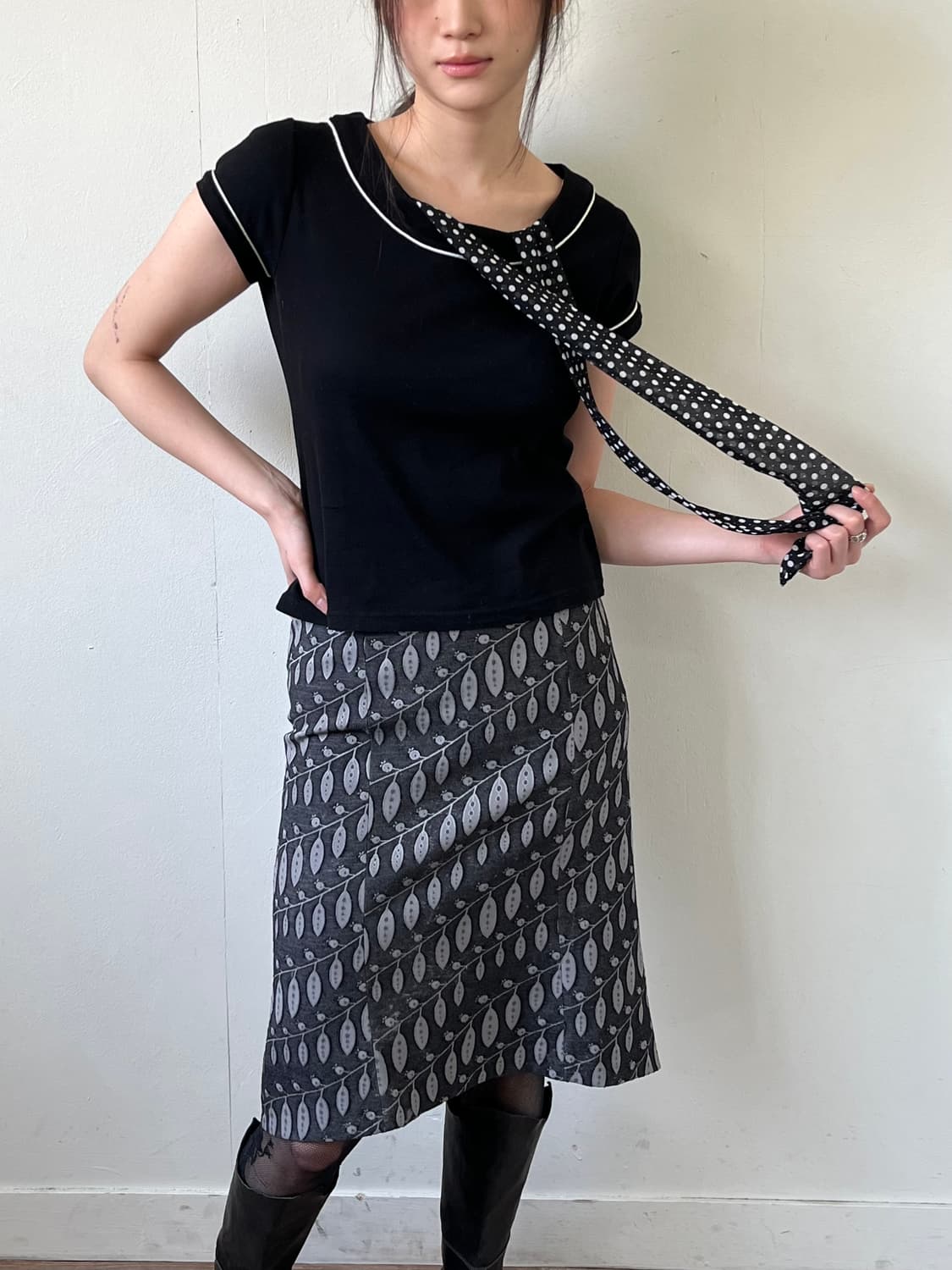 GLISSE 블랙 도트 타이 탑 상품이미지4