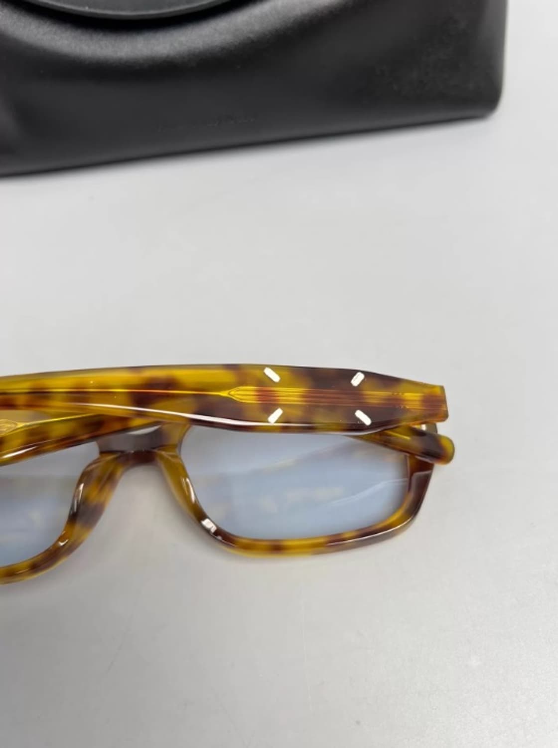 [정품] 젠틀몬스터x메종마르지엘라 선글라스 (토르투아즈) 상품이미지4